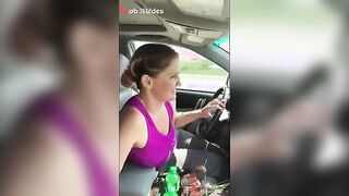 المموس هاجت علي حبيبها وهي قعده جنب في العربيه بتسواق سابت السواقه ومسكت  سكس مصري زبر فضلت تمص فيه لحد ماجبهم في بوقها