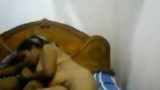 جوزي القواد جابلي زبون زبر كبير مسكني فشخ رجلي ونزل نيك ف سكس مصري يا خلي كسي اتهري و الديوث واقف يصور ويضرب علينا عشره