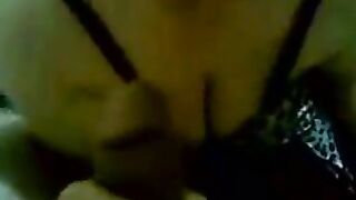 شرموطه منقبه مربربه بعتتها القواده طلعت بيضه قشطه  سكس مصري و كسها ضيق فشخ مسكتها فشخت كسها الممحون نيك من الاخر