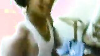 المموس الهايجانه راحت شقة الطلابه صاحبها و بتعلمهم الا سكس مصري وضاع و ينيكوا ازاي شكلها سكرانه اللبوه شراميط مصريين
