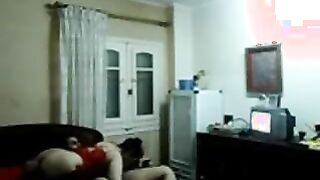 العرص غفل الشرموطه  وصورها وهي لابسه قميص نوم احمر  سكس مصري جاحد  و بتقولوا زبرك  وحشني اوي يلا نكني كسي مش وحشك