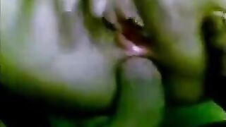 كلبتي الحيحانه نايمه علي ضهرها و رافعه رجلها لفوق وان سكس مصري ا فاشخ طيزها نيك و هي شغاله لعب في ظنبور كسها الهايج