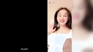 نجمة نيوبون و انامزه المموس ايه خلف الممحونه فاتحه ل سكس مصري ايف وهي نزله مص ولحس في بزازها وبتحسس علي شفايف كسها