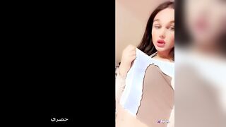 نجمة نيوبون و انامزه المموس ايه خلف الممحونه فاتحه ل سكس مصري ايف وهي نزله مص ولحس في بزازها وبتحسس علي شفايف كسها