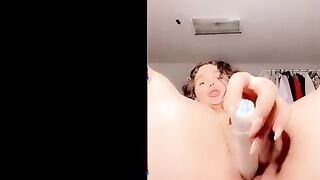 القحبه الهايجه ايه خلف فاتحه لايف فاجر وهي قعده ع سكس مصري لي الكرسي و فشخ كسها الهايجه نيك بزبر الصناعي الهزاز