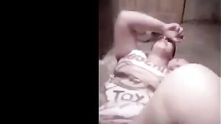 شال المموس و رمها علي الارض بعنف اللبوه فكرها مش بيصو سكس مصري ر وشها و هي عماله تتشرمط و يقولها هسيط كسك الهايج ده