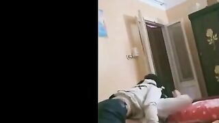 المموس جاتلي البيت و فكراني هسبها مسكتها خلعتها البن سكس مصري طلون بالعافيه و انا مكتف ايديها و دخلت زبري في طيزها