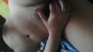 المموس الهايجه ام كس مشعر نايمه علي ضهرها و بتصور نفس سكس مصري ها ل عشيقها وهي فشخ كسها دعك و فرك لحد ما نزلت لبنها