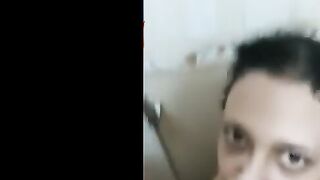 المموس بسمه الحيحانه اخو جوزها دخل عليها الحمام و سكس مصري هي عريانه مسكها من شعرها و دخل زبر في بوقها بالعافيه