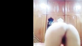 شهد المموس بتكلم الزبون فيديو كول مقابل كارت شحن ا سكس مصري لهايجه لابسه قميص نوم احمر و نزله لحس و مص في بزازها