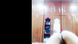 شهد المموس بتكلم الزبون فيديو كول مقابل كارت شحن ا سكس مصري لهايجه لابسه قميص نوم احمر و نزله لحس و مص في بزازها