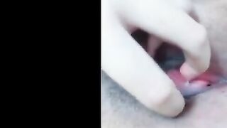 اللبوه نايمه علي ضهرها و حبيبها عمال يقفش في زازها و يمص سكس مصري  الحلمه فضل يلعب في كسها لحد مانزلت لبنها ممحونه اوي