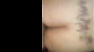 القحبه ندي لابسه قميص نوم احمر فاجر وقعده علي زبر حبيب سكس مصري ها الفحل فشخ كسها الهايج نيك من الاخر طلعتوا تمص فيه