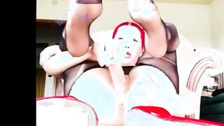 الهايجه نتالي الحيحانه قاعده علي الكرسي و فاتحه لاي سكس مصري ف وهي فشخ رجلها ومسك الزبر الصناعي فشخ كسها نيك عنيف