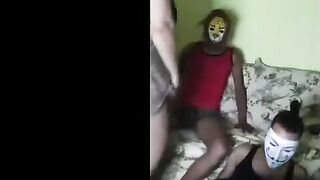 الشراميط فاتحين لايف و كل وحده جايب جوزها الديوث ط سكس مصري العه بيا بتمص وتلحس في زبر وبضانوا شراميط تانجو لايف