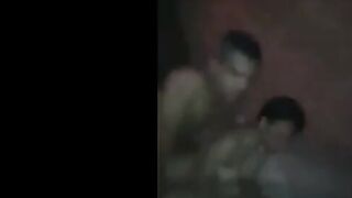 دخلت علي حسين صاحبي لاقيت معا شرموطه هايجه ركب علي زبر و ف سكس مصري شخ كسها نيك  لم لاقتني بصور قامت تجري عشان مجبش وشها
