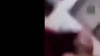 العنتيل ابو زبر كبير فاشخ المموس الكبيره في سن ن سكس مصري يك عنيف في كسها بيعمل معاها اوضاع جامده نيك هري كسها