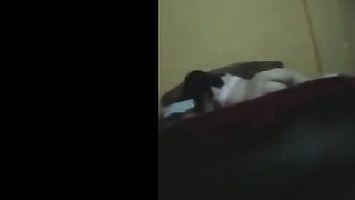 صاحبي كان جايب شرموطه هايجه معا البيت و مكنتش عايزه تنام معايا انا كمان  سكس مصري صورتها و فرجتها الفيديو لم طلعت دخلت معايا زي الكلبه