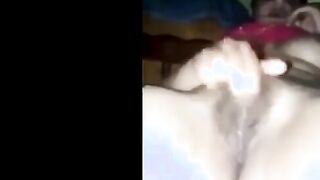 صباح المموس الهايج قعده قدام الكاميرا بتكلم عشيقها فيديو كوول و هي فشخ رجلها شغاله دعك في كسها المشعر xnxxمصري