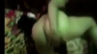اللبوه طلعت زبر عشيقها من كسها وهو بينكها و نزلت مص  بزازي و لحس فيه بتقولوا مش عايزاك تجيب دلوقتي لسه كسي عطشان نيك