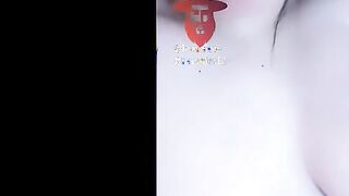 لبوة تانجو لايف القحبه ندي سكس العرب  الهايجه فاتحه لايف نااار بترقص وهي عريانه ملط و عماله تتشرمط و تتعالق علي المتابعين