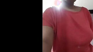 مموس اندر ايدج بتصور نفسها ل صاحبها فيديو كوول   سكس سعودي وهي عريانه ملط و عماله تعصر في بزازها و تهز طيزها الكبيره