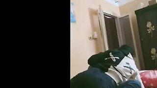 احمد الهايج غفل المموس صاحبتوا وصورها و هو مسكها بالعافيه  سكس سوداني بينكها في طيزها و هي عماله تصوت و تعيط فشخها نيك