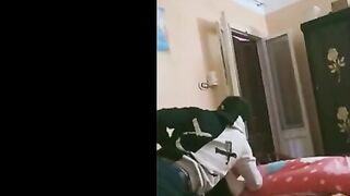 احمد الهايج غفل المموس صاحبتوا وصورها و هو مسكها بالعافيه  سكس سوداني بينكها في طيزها و هي عماله تصوت و تعيط فشخها نيك