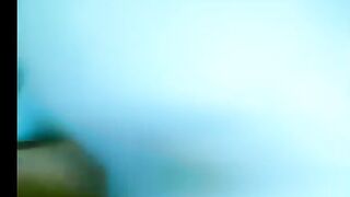 المموس راحت تحاسب المحامي بتاعها قعده علي الكرسي و رافع سكس عراقي   رجلها لفوق لحد ما جبهم جوا كسها و اللبن عمال يقع منها