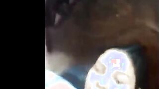 ام مينا الهايجه كسها شرقان نيييك نايمه علي ضهرها وفشخ  سكس مصر كسها الحيحان دعك وفرك نزلت كميه لبن رهيبه لبوه مصريه