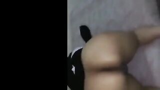 القبحه المقبه سكس مصر  طلعت ل عشيقها شقتوا بعد ما جوزها مشي فلقست طيزها و قالتلوا يلا نيك كسي انا معبي لبن كتير