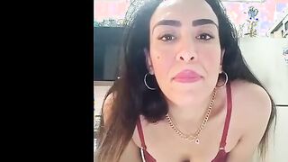 المتناكه صفاء مموس شبرا فاتحه لايف نااار اتحكم عليها تخلع الشورت وتبين كسها المشعر  سكس مصر بتشتم في الرجاله لبوه مصريه