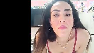 المتناكه صفاء مموس شبرا فاتحه لايف نااار اتحكم عليها تخلع الشورت وتبين كسها المشعر  سكس مصر بتشتم في الرجاله لبوه مصريه