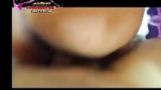 فاروق استغل غياب مراته عن البيت وجابت اللبوه عشيقتوا اللبوه صورتوا  سكس مصر وهو معاها في اوضة النوم و فشخها نيك