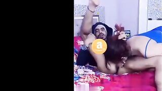 الخول الديوث مطلع مراته لايف وهي عماله تلحص وتمص في زبر وبضانوا وخرم سكس مصر  طيزوا مسكها من شعرها فشخ كسها نيك