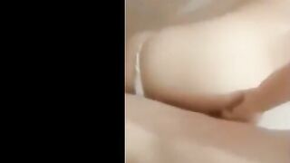 جبت بنت عمتي الهايجه  البيت و واقفتها ورا الباب ومسكتها فلقست طيزها  سكس مصر و فشختها نيك خلفي قحبه مصريه ممحونه