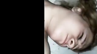 بنت الشرموطه اول مره  تتناك في طيزها حطيت ايدي علي بوقها عشان صوتها عالي فشخ فشخت سكس مصر  طيزها نيك عنيف قحبه ممحونه