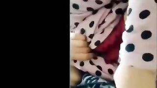 بنت عمتي الهايجه جايه تاخدج  سكس مصر مني العديه بعد الصلاه مسكتها ذنقتها و فشخت طيزها نيك علي حرف السرير قحبه مصريه