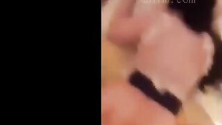 ليلي المموس عامله مفاجاه ل جوزها  سكس مصر و لابستلوا طقم الشغاله هاج عليها اوي و فشخها نيك عنيف لبوه مصريه قحبه