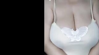المتناكه ام شهد بتعمل فيديوهات سكس مصر  الروتين اليومي وهي بقميص نوم و بزازها و الكلوت باينين لبوه مصريه ممحونه