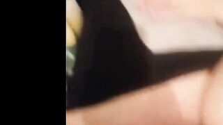 شرموطه سعوديه ممحونه  سكس مصر نيك طالعة لسواق الخاص بتاعها الغرفه ينكها و يريح كسها الهايج اول ما شافتوا نزلت مص و لحس في زبر