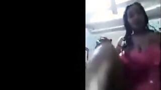 اللبوه بتكلم فيديو  سكس مصر و متعرفش اني بسجل المكالمه خلتها غير اربع قمصان لحد ما عجبني واحد و نكتها فيديوشرموطه