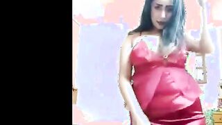 حسن خطيبي طلب مني فيديو عايز يشوف سكس مصر  رقصي لبست بيجامات الصباحيه و فرجت احلي رقص ممكن يشوفوا في حياتوا لبوه مصريه