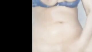 اللبوه شيمو دخلت الحمام تريح سكس مصر  كسها الهايج علي زبر حبيبها فشخت كسها دعك و فرك لحد ما نزلت لبنها و ارتاحت