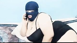 الشرموطه المربربه كسها كان شرقان و عايزه تتناك سكس مصر  عشيقها قلها مش هقدر اجي شغلت فيلم سكس وفشخت كسها الهايج