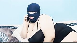 الشرموطه المربربه كسها كان شرقان و عايزه تتناك سكس مصر  عشيقها قلها مش هقدر اجي شغلت فيلم سكس وفشخت كسها الهايج