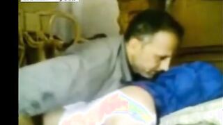 الحاج صبحي جاب اللبوه ام شمس بتاعت الخضار وذنقه جوا الورشه  سكس مصر و فشخ كسها الهايج نيك غفلها و صورها من غير ماتعرف
