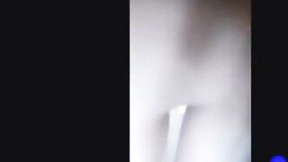 محميحو الداعم عامل شغل عالي  سكس مصر مع المموس صفاء لبوة تانجو لايف المموس في غرفة البرايفت و فشخ نفسها نيك بزبر الصناعي