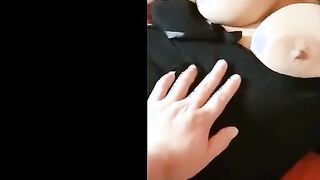 بيصور الشرموطه فيديو وهي بتقولوا اوع تجيب  سكس مصر وشي وهو مسكها من بزازها و بيقولها احلي بزاز شوفتها عسل لبوه مصريه