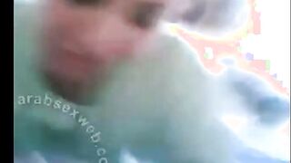 جوز امي استغل ان امي مش موجوده و قالي هتمصي سكس مصر  زبري بس خلاني هجت عليها و خدت زبر كسها في طيزي كان حلو اوي
